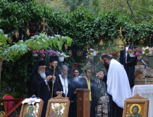 Ο Σεβασμιώτατος στο Ιερό Παρεκκλήσι Αγίας Παρασκευής Παλαιοκάστρου για το Μικρό Παρακλητικό Κανόνα